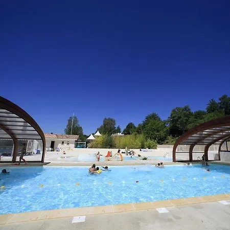 Aldeamento Turístico Terres De France - Les Hameaux Des Lacs