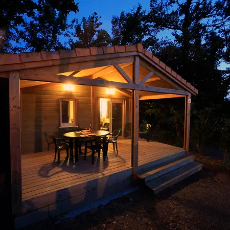 Holiday park Terres De France - Les Hameaux Des Lacs 2*