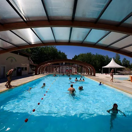 Terres De France - Les Hameaux Des Lacs 2*