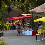 Aldeamento Turístico Terres De France - Les Hameaux Des Lacs Monclar-de-Quercy