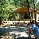 Terres De France - Les Hameaux Des Lacs Holiday park 2*