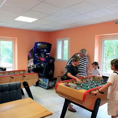 Terres De France - Les Hameaux Des Lacs 2* Monclar-de-Quercy