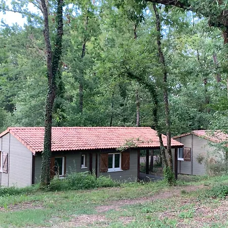 Terres De France - Les Hameaux Des Lacs Village de vacances Monclar-de-Quercy