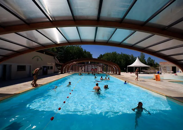 Terres De France - Les Hameaux Des Lacs 2*