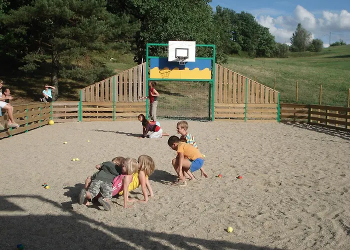 Terres De France - Les Hameaux Des Lacs 2* Monclar-de-Quercy